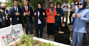Vali Vekili Mercan Osmanbey Şehitliğini ziyaret etti.